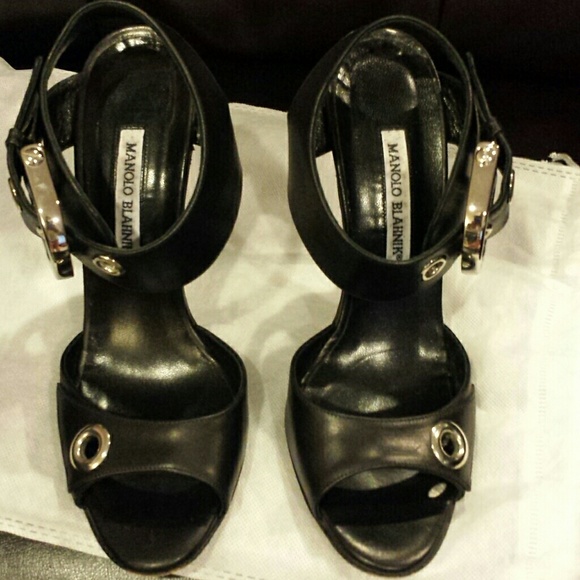 Manolo Buckle Sandal ***Runs Small*** - Picture 2 of 7